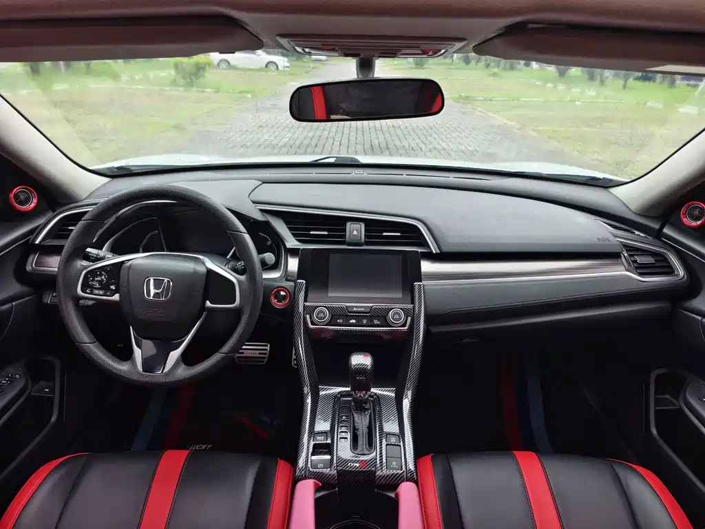 Civic 2019 220TURBO CVT Dynamic Edition National VI купить на сайте DeffCars