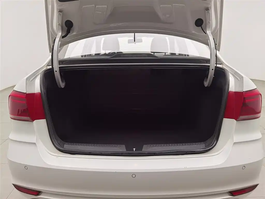 Santana 2019 1.5L automatic comfort version National VI купить на сайте DeffCars