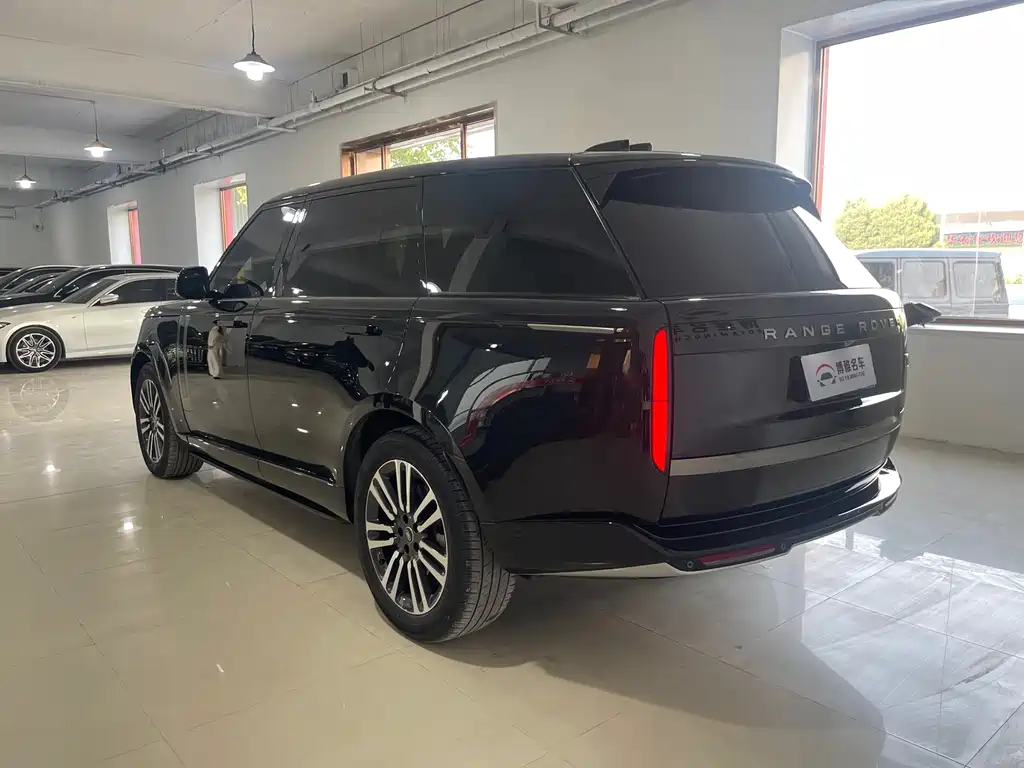 Range Rover 2023 3.0 L6 400PS Extended Edition купить на сайте DeffCars