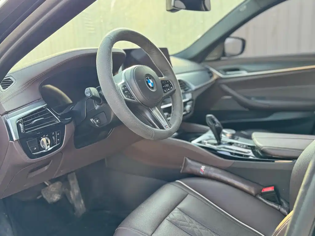 BMW 5 Series 2021 530Li Leading M Sports Package купить на сайте DeffCars