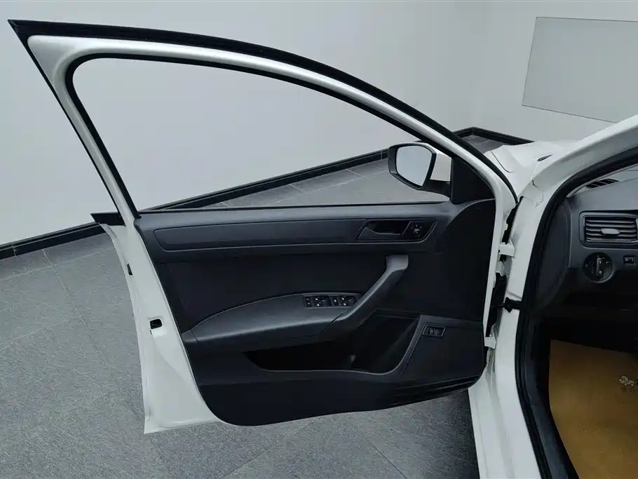 Santana 2021 1.5L automatic fashion version купить на сайте DeffCars