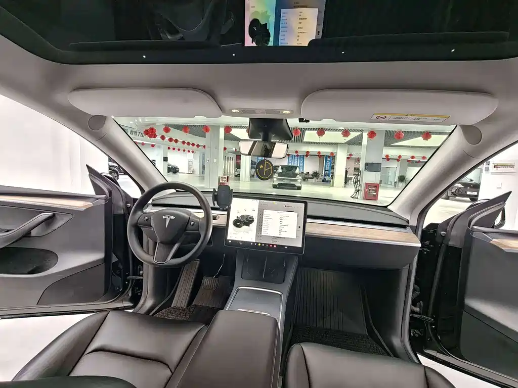 Model Y 2023 rear-wheel drive version купить на сайте DeffCars