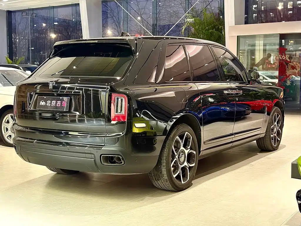 Cullinan 2020 Black Badge купить на сайте DeffCars