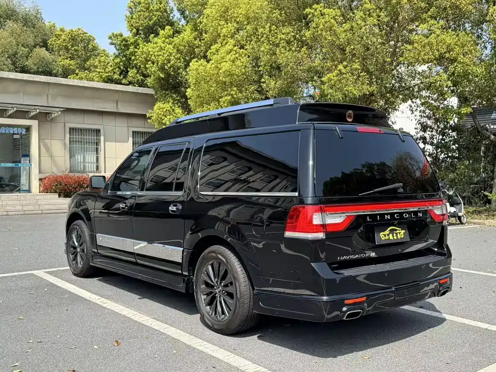 Navigator 2018 3.5T President Series National V купить на сайте DeffCars
