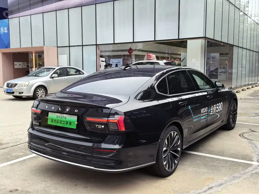 Volvo S90 plug-in hybrid 2026 plug-in hybrid four-wheel drive long range Zhiya luxury version купить на сайте DeffCars