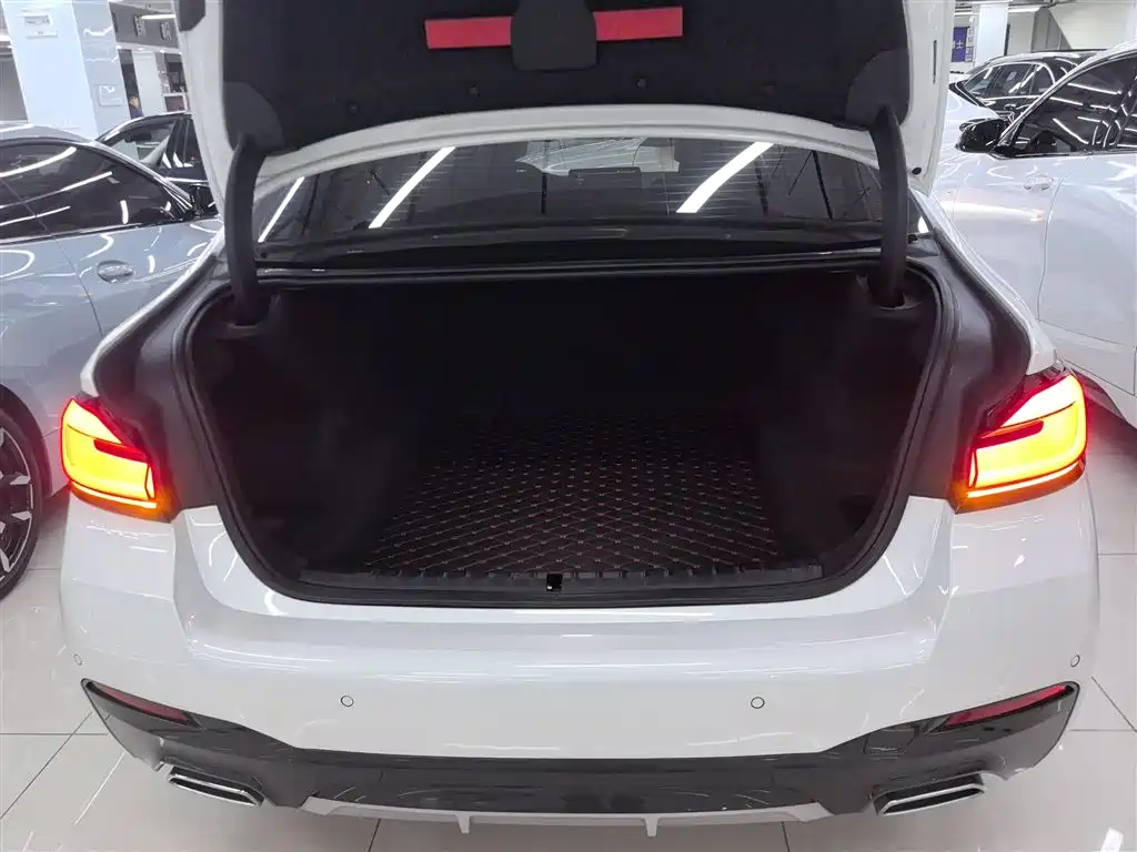 BMW 5 Series 2021 525Li M Sports Package купить на сайте DeffCars
