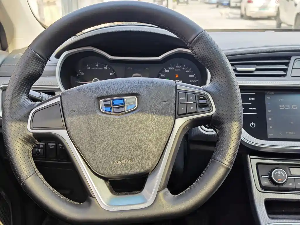 Emgrand GL 2018 1.8L manual elite smart connected model купить на сайте DeffCars