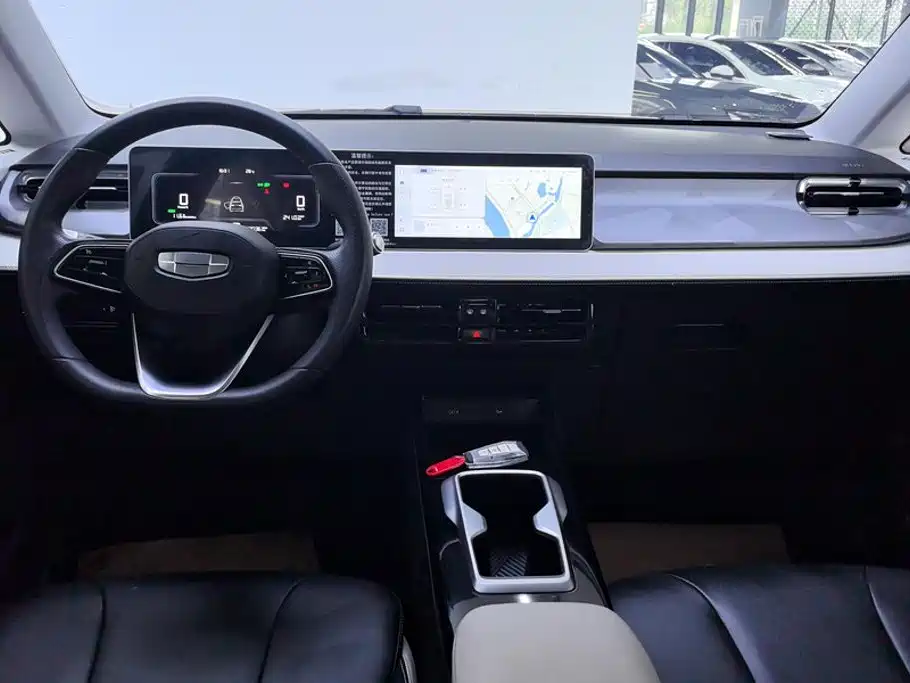 Geely Geometry E Firefly 2024 model 301km Starlight купить на сайте DeffCars