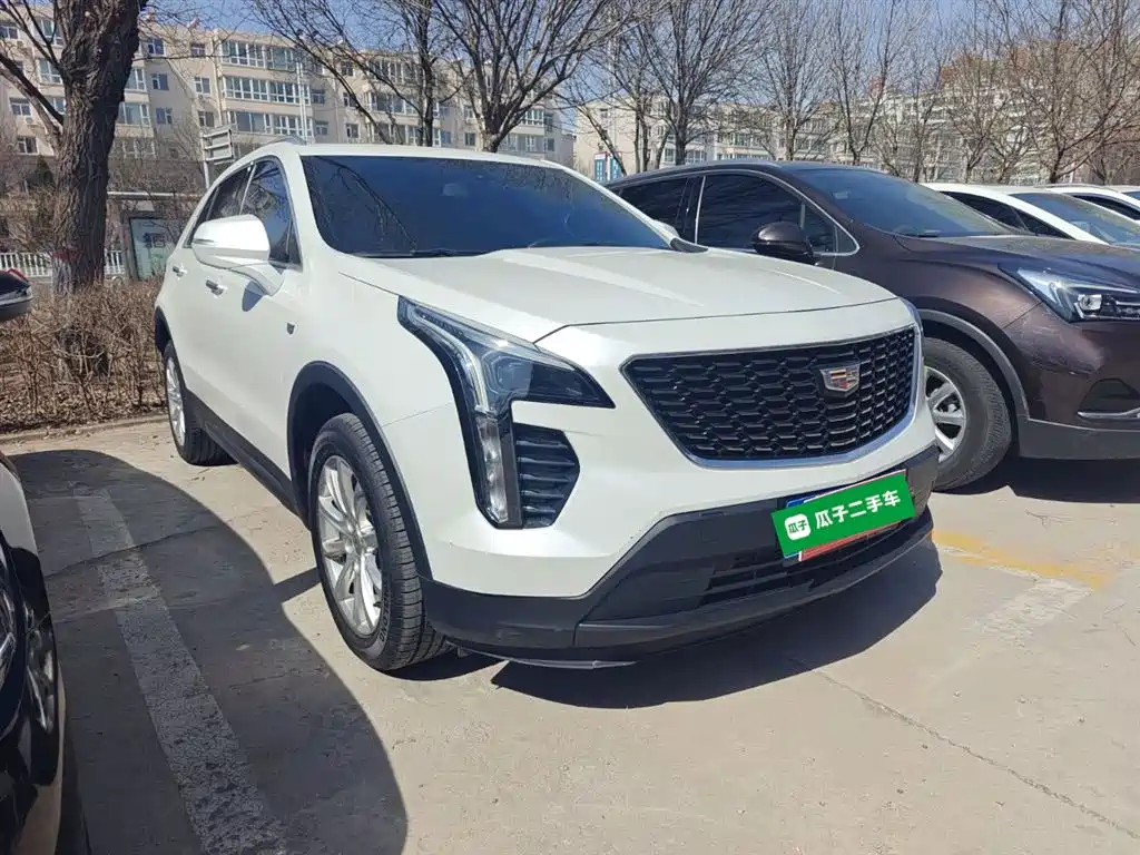 Cadillac XT4 2022 28T two-wheel drive fashion model купить на сайте DeffCars
