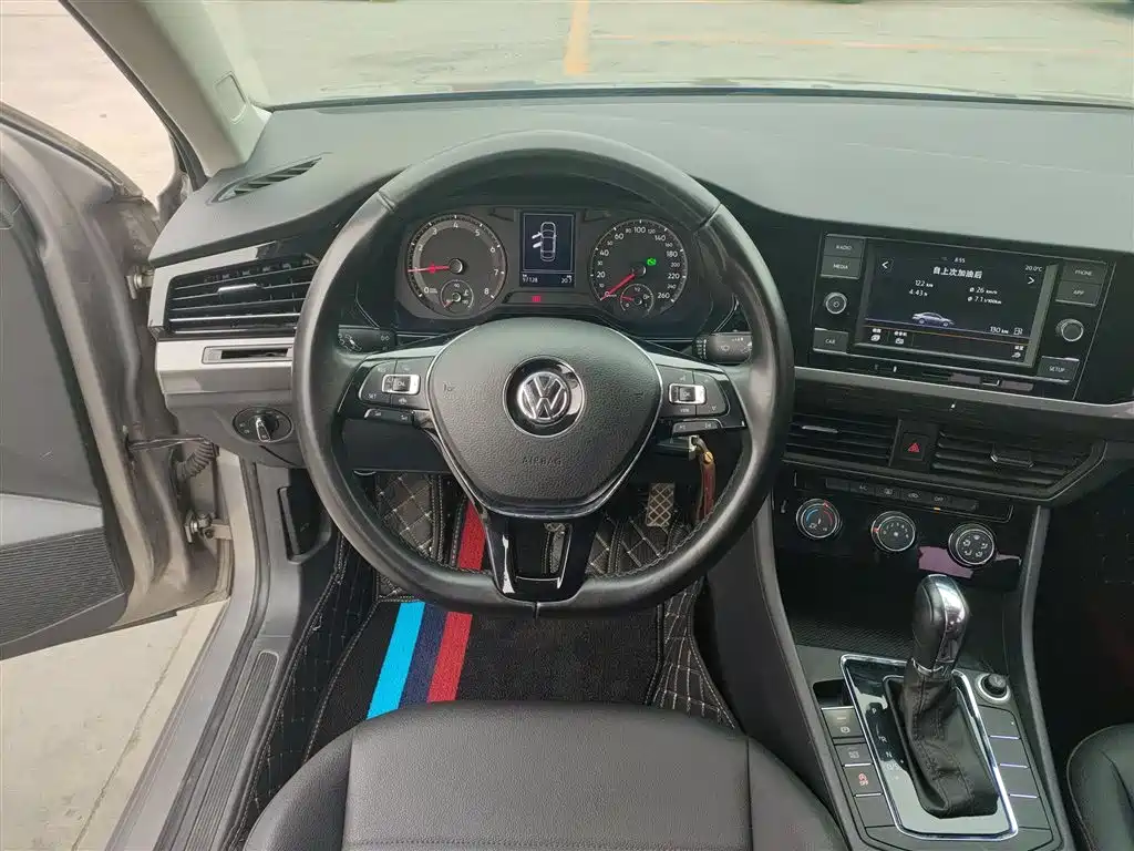 Bora 2020 1.5L automatic comfort model купить на сайте DeffCars