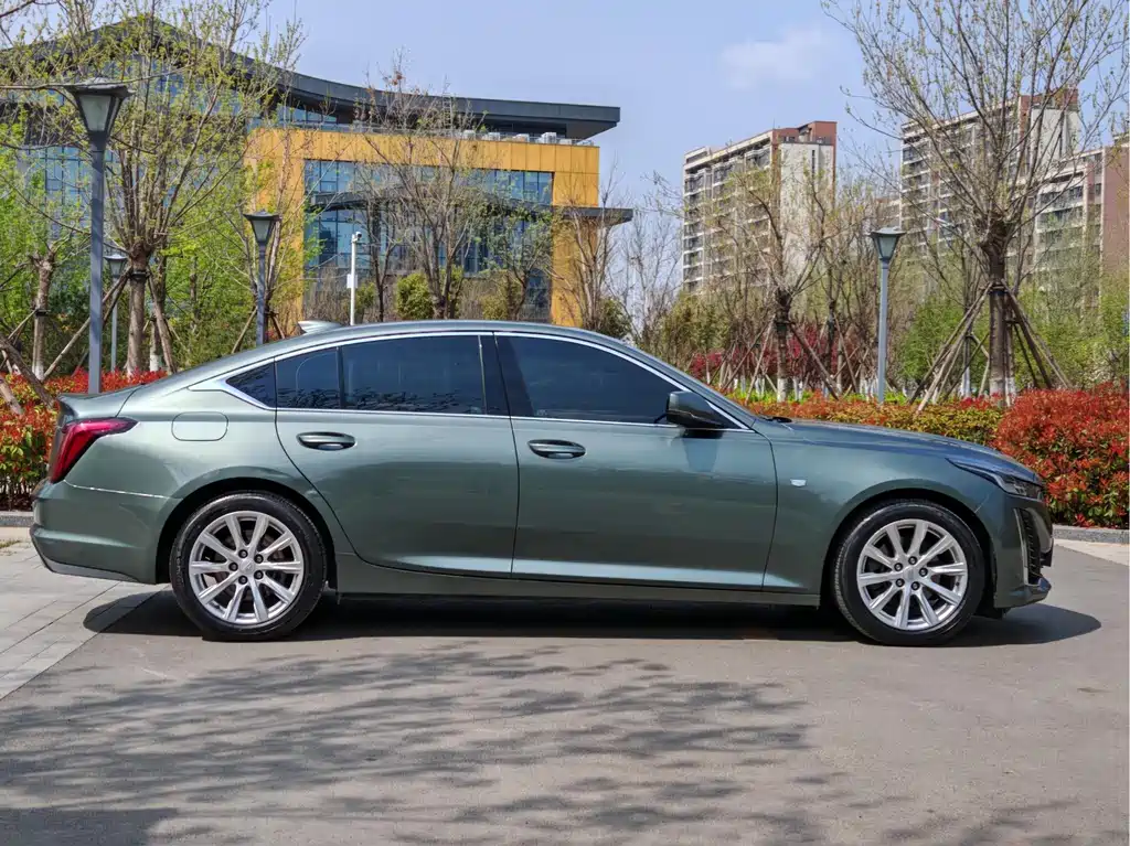 Cadillac CT5 2022 28T Fashion Model купить на сайте DeffCars