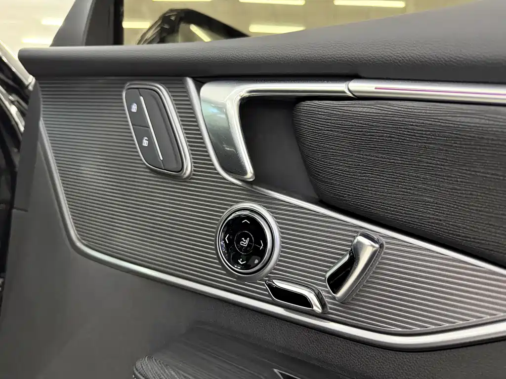 LaCrosse 2026 28T Platinum Edition купить на сайте DeffCars