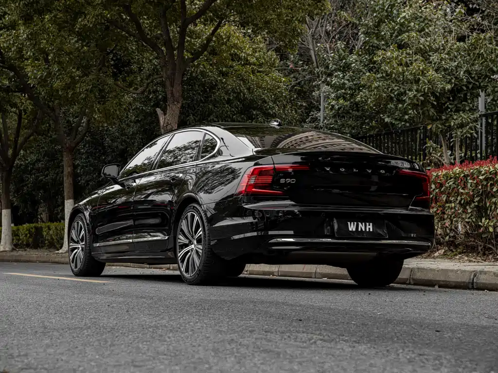 Volvo S90 2023 B5 Zhiyuan Luxury Edition купить на сайте DeffCars