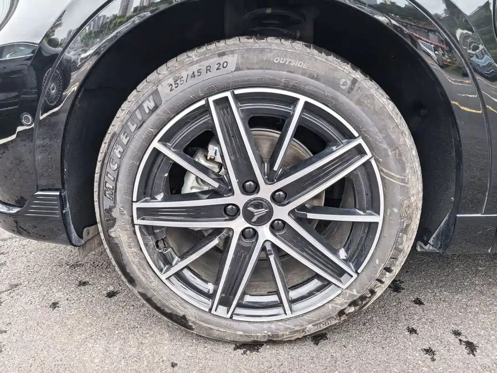 Zhiyin 2025 four-wheel drive Qiankun version купить на сайте DeffCars
