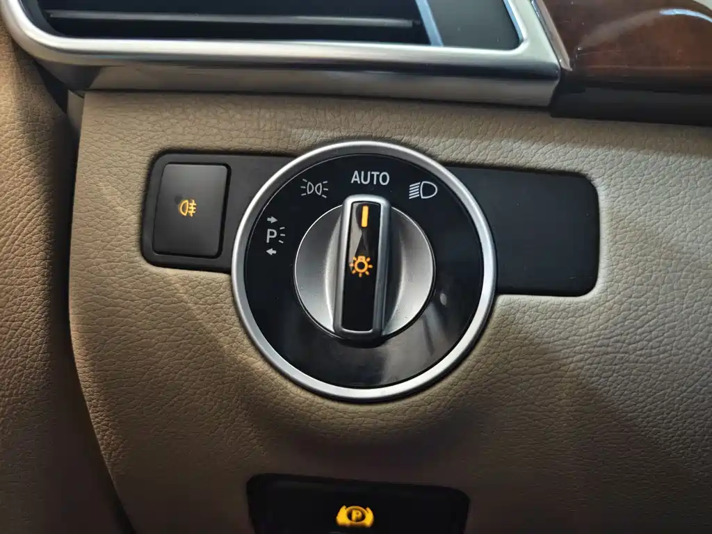 Mercedes-Benz M-Class 2012 ML 350 Luxury Model купить на сайте DeffCars