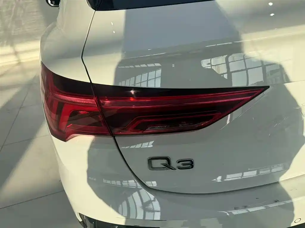 Audi Q3 Sportback 2023 45 TFSI quattro luxury model купить на сайте DeffCars