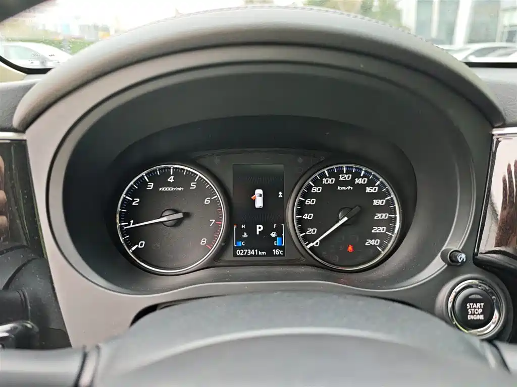 Outlander 2019 2.0L 2WD Enjoyable Edition, 7 seats, National VI купить на сайте DeffCars