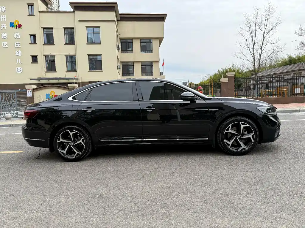Passat 2023 330TSI Starry Sky Deluxe Edition купить на сайте DeffCars