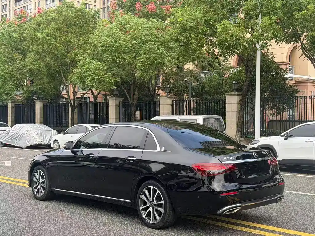 Mercedes-Benz E-Class 2018 E 300 L Luxury Model купить на сайте DeffCars