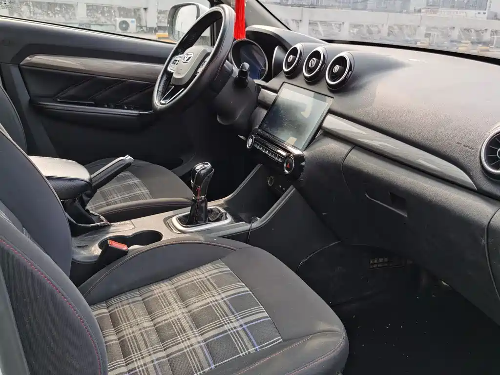 Kaiyi V3 2016 1.5L Manual Smart Link II Navigation Edition купить на сайте DeffCars