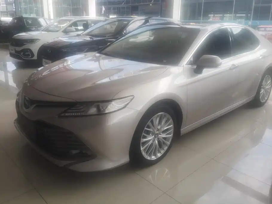Camry 2018 2.5G Deluxe Edition купить на сайте DeffCars