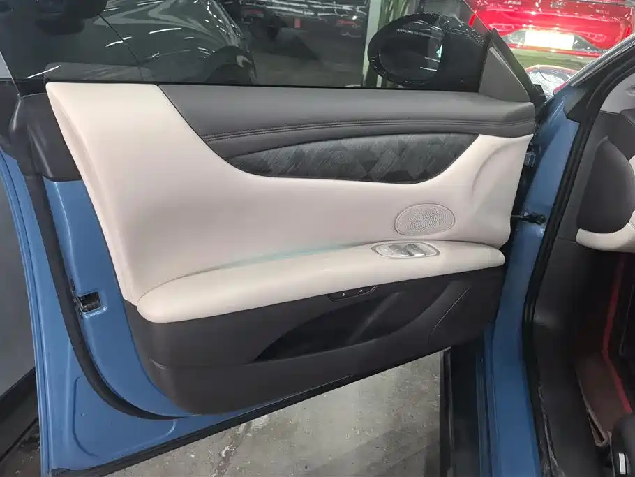 Zhiji L6 2024 Max Standard Edition купить на сайте DeffCars