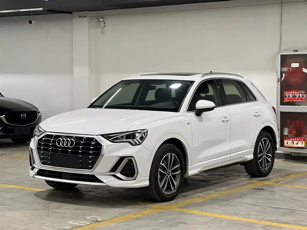 Audi Q3 2022 35 TFSI aggressive and dynamic купить на сайте DeffCars