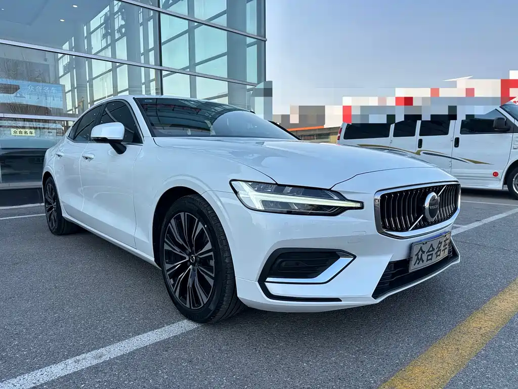 Volvo S60 2023 B4 Zhiyuan Luxury Edition купить на сайте DeffCars