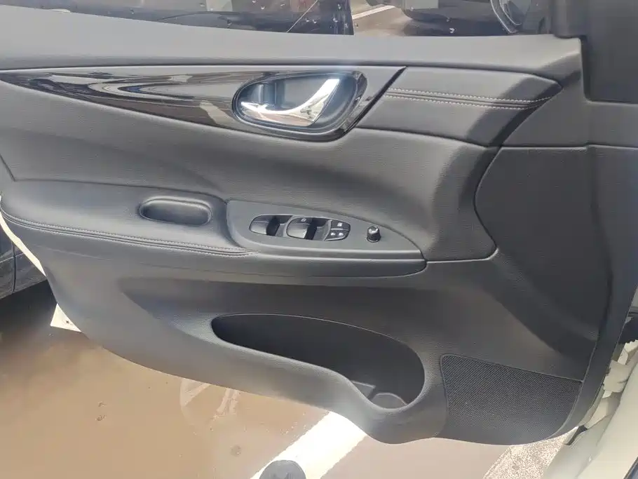 Tiida 2019 1.6L CVT Smart Travel Edition National VI купить на сайте DeffCars