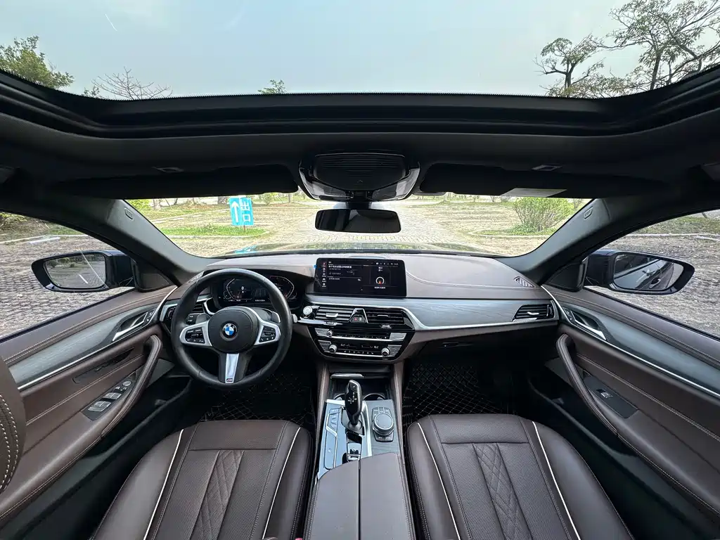 BMW 5 Series 2021 530Li Leading M Sports Package купить на сайте DeffCars