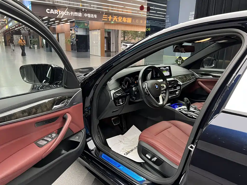 BMW 5 Series 2018 facelift 530Li leading M sports package купить на сайте DeffCars