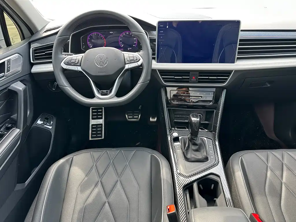 Tiguan L 2024 Outstanding Model 330TSI Automatic Two-wheel Drive R-Line Longyao Edition купить на сайте DeffCars