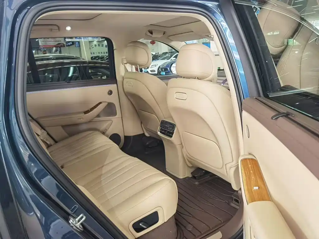 Wenjie M7 2026 extended range Max four-wheel drive version 5 seats купить на сайте DeffCars