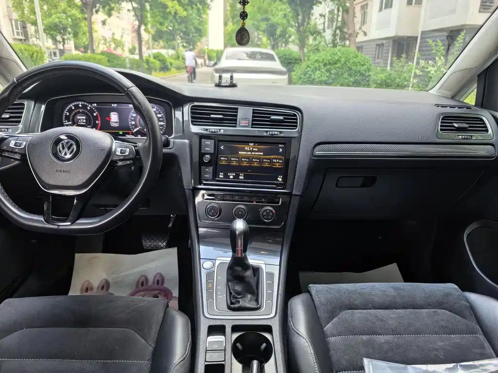 Golf 2020 Beloved Edition 280TSI DSG Deluxe купить на сайте DeffCars