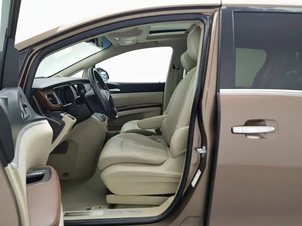 Buick GL8 2018 28T Premium Type National VI купить на сайте DeffCars