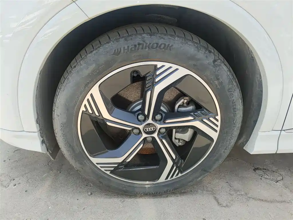 Audi Q4 e-tron 2024 40 e-tron Creative Edition купить на сайте DeffCars