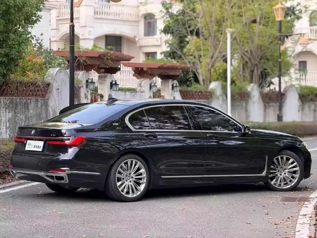 BMW 7 Series 2019 M760Li xDrive V12 Luxury Package купить на сайте DeffCars
