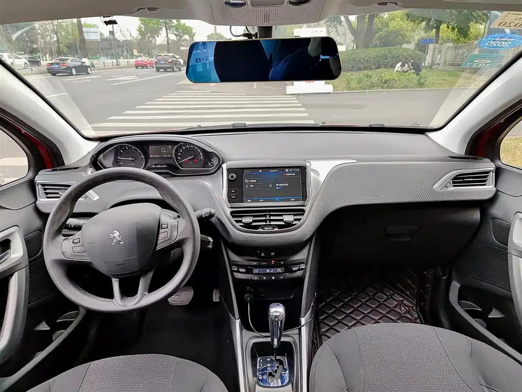 Peugeot 2008 2018 1.6L Automatic Fashion Edition купить на сайте DeffCars