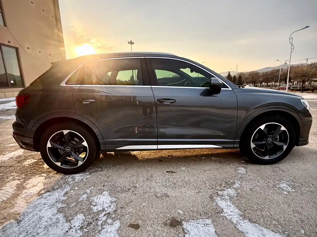 Audi Q3 2022 35 TFSI Fashionable and Dynamic купить на сайте DeffCars