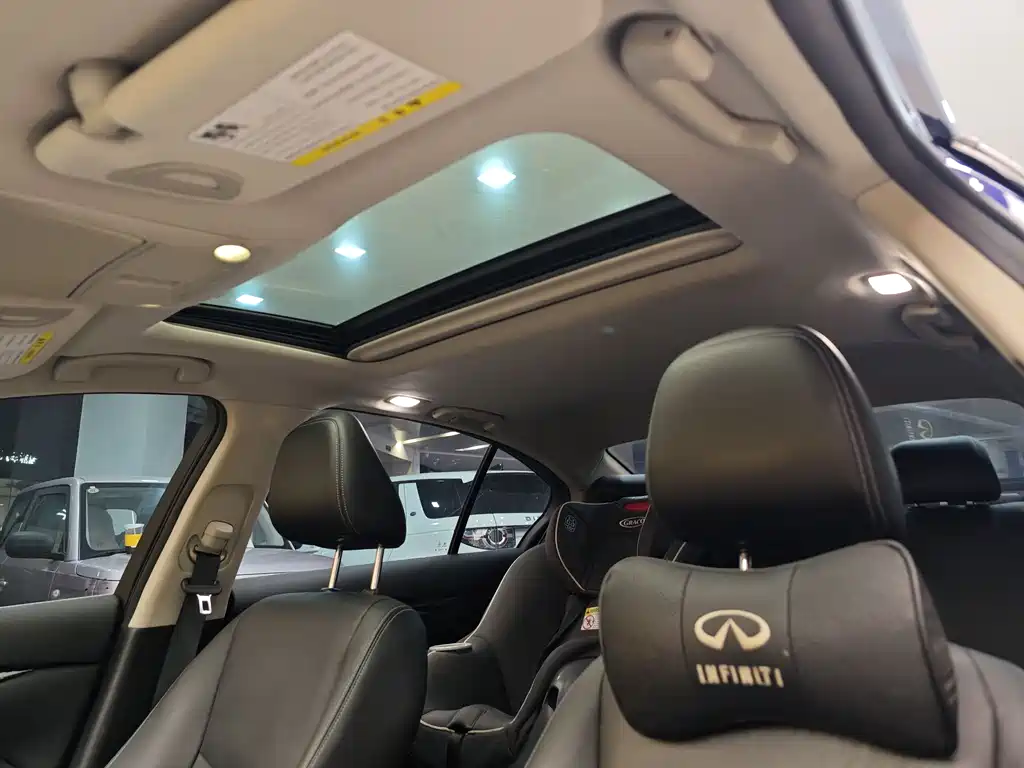 Infiniti Q50L 2018 2.0T Premium Edition National VI купить на сайте DeffCars