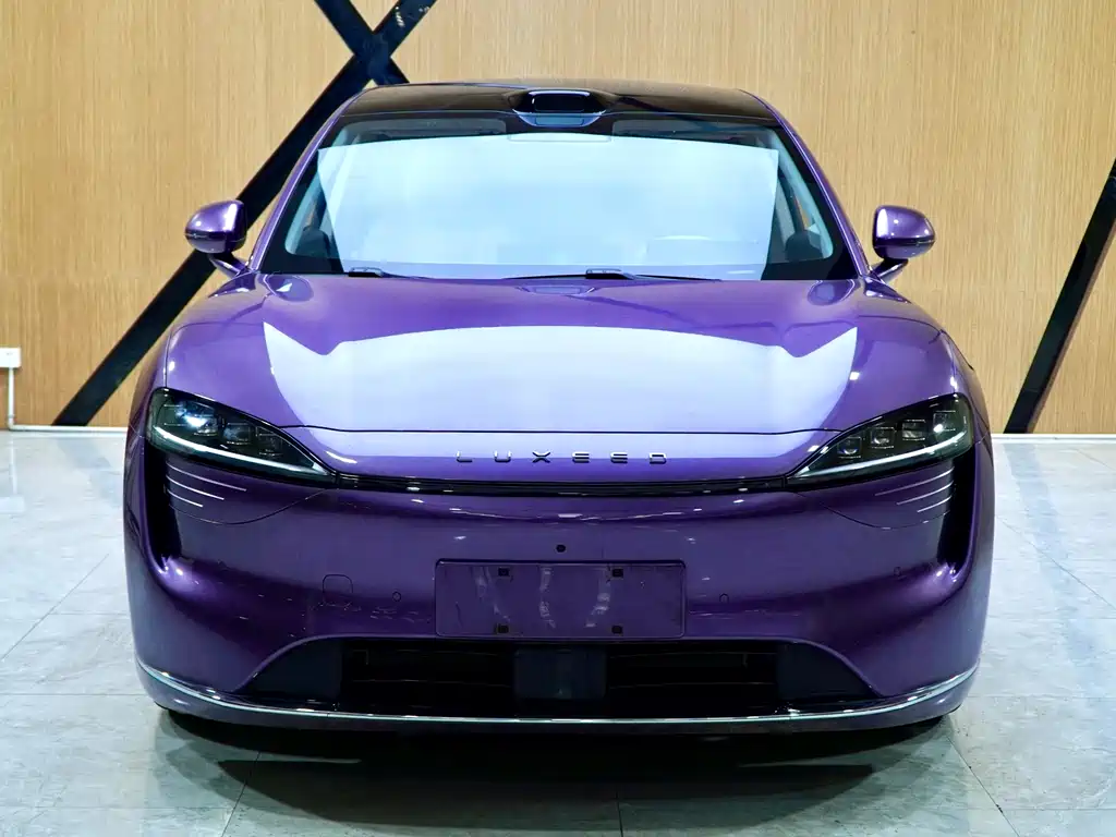 Zhijie R7 2025 extended range 251km Max купить на сайте DeffCars