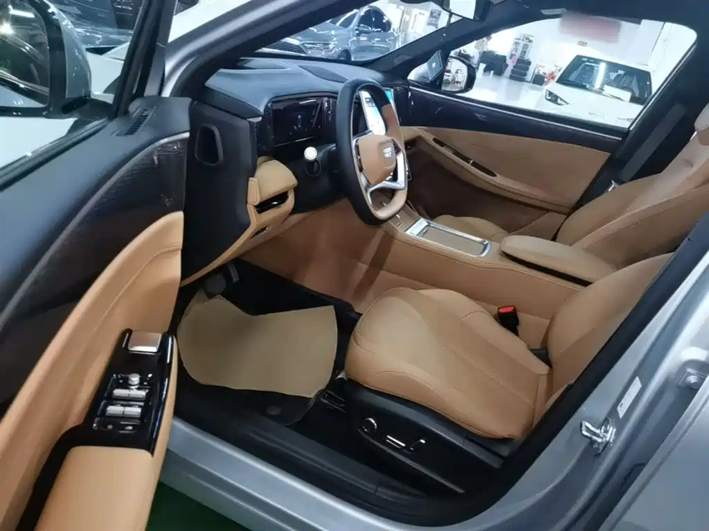 Galaxy L7 2025 EM-i 115km Discovery+ Edition купить на сайте DeffCars