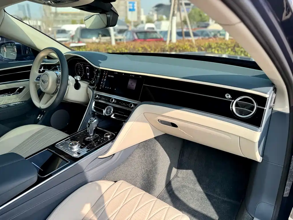 Flying Spur plug-in hybrid 2022 2.9T V6 Hybrid купить на сайте DeffCars