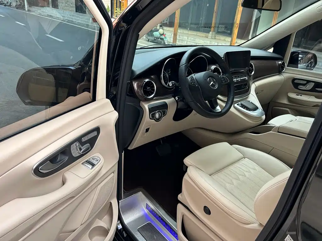 Mercedes-Benz V-Class 2022 V 260 Pilot Edition купить на сайте DeffCars