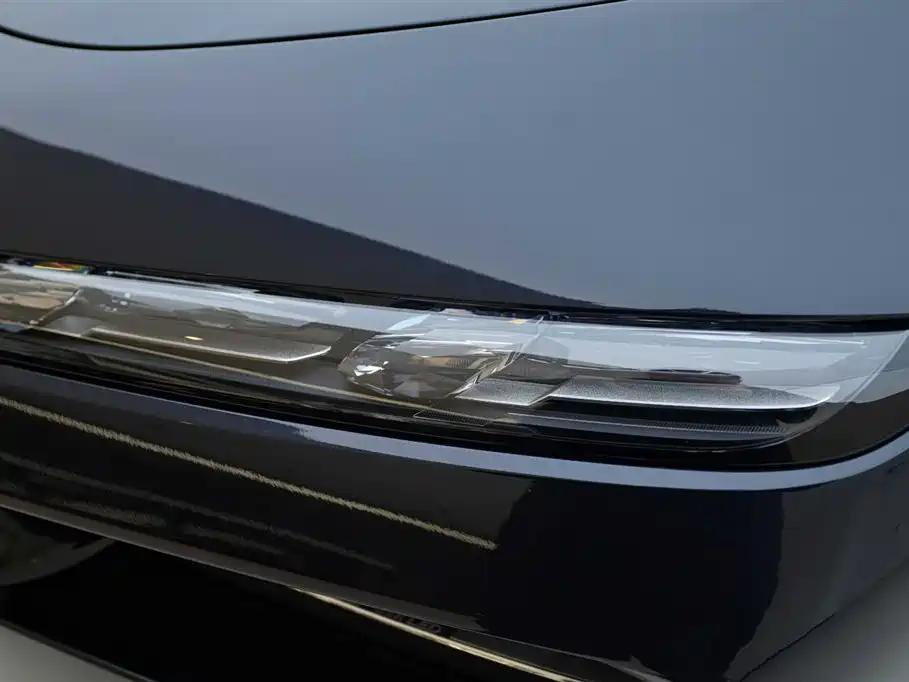BMW 7 Series 2023 740Li Leading M Sports Package купить на сайте DeffCars