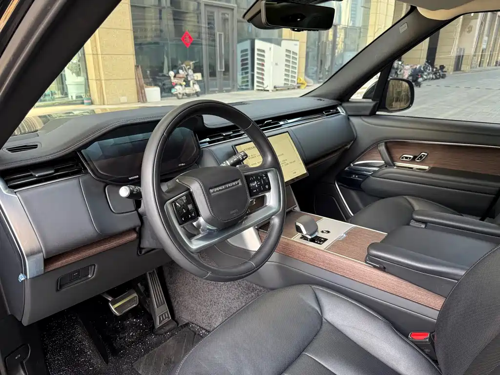 Range Rover 2024 3.0 L6 400PS Genesis Extended Edition купить на сайте DeffCars