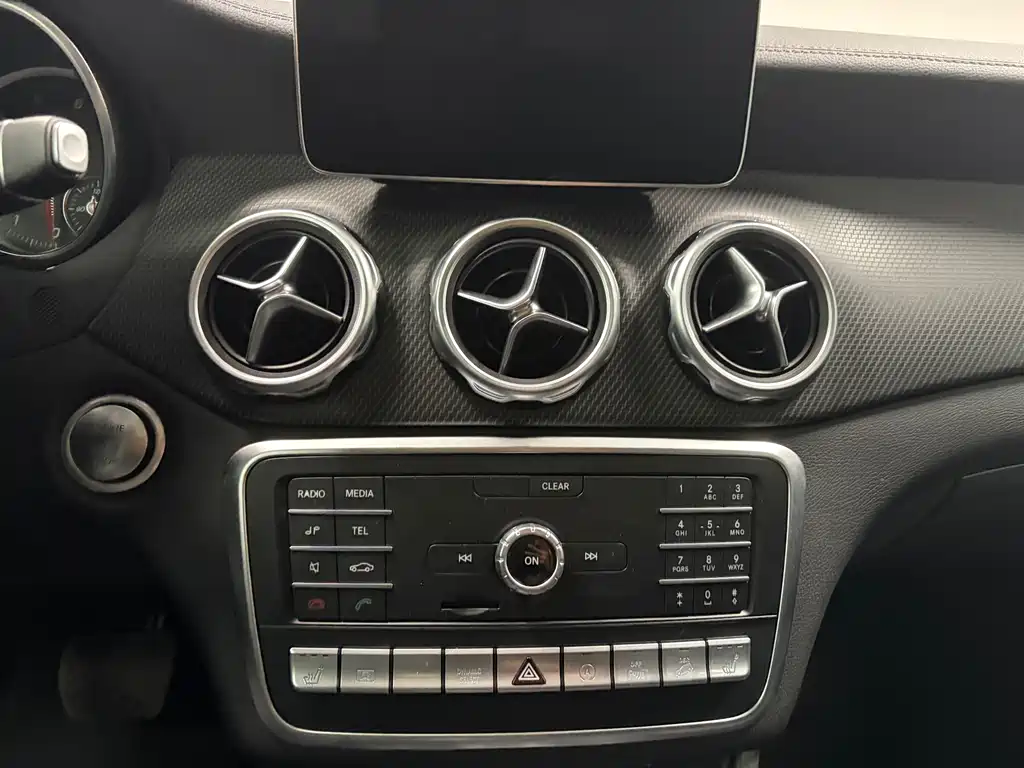 Mercedes-Benz GLA 2018 GLA 220 4MATIC sports model купить на сайте DeffCars