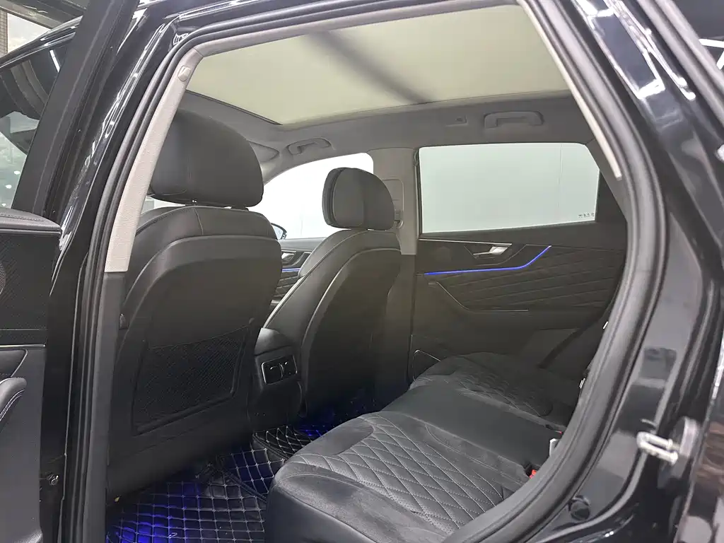 Hongqi HS5 2019 2.0T Zhilian Qixiang four-wheel drive version купить на сайте DeffCars