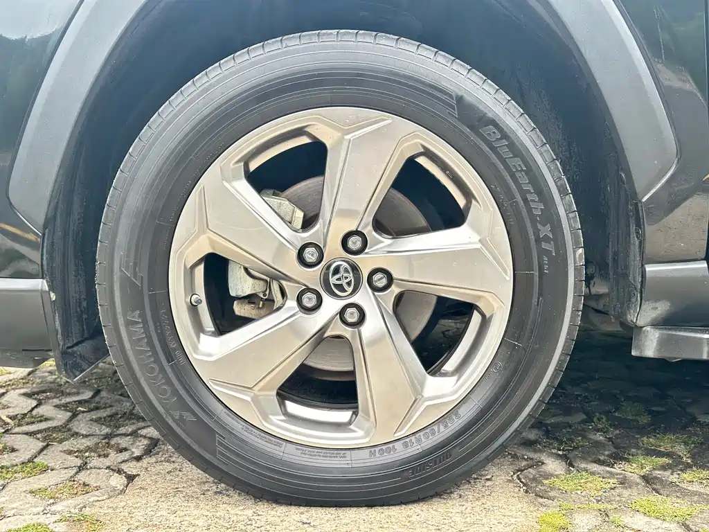 RAV4 Rongfang 2021 2.0L CVT two-wheel drive fashion version купить на сайте DeffCars