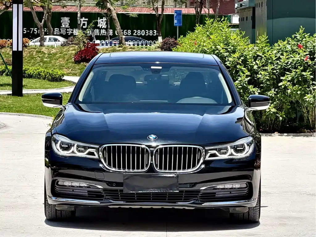 BMW 7 Series 2016 730Li Luxury купить на сайте DeffCars